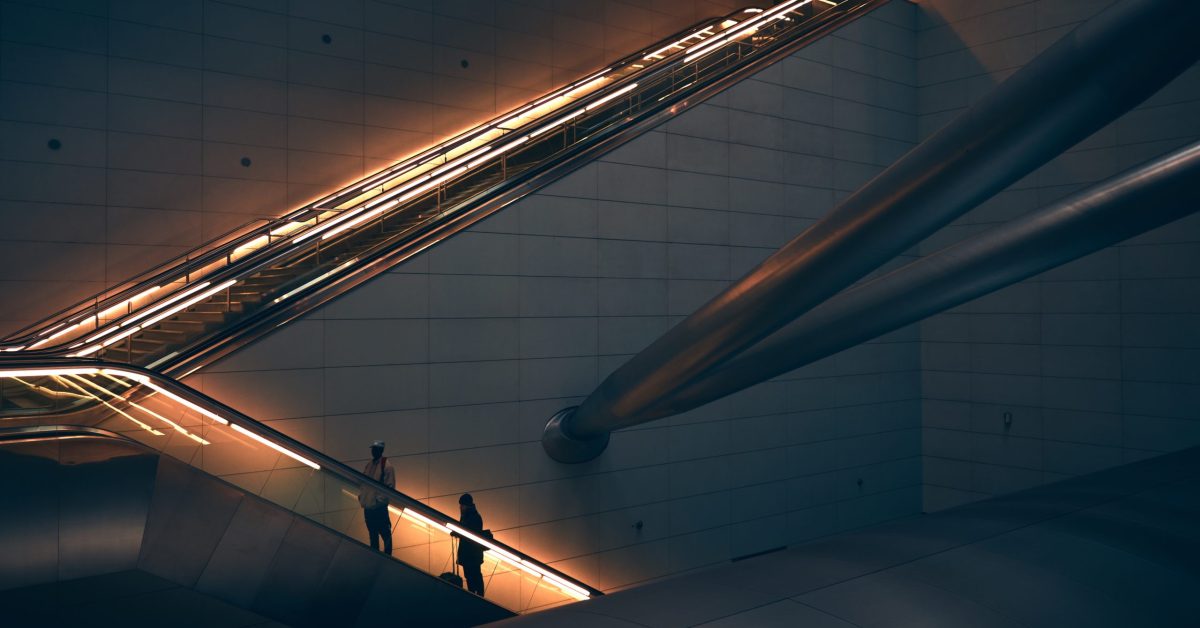 5e98bffd913fb9336fb3611e_luca-bravo-497093-unsplash