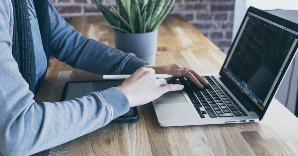 5ec2fb9ed16eca5bba9a4642_lara-far-EUg3mLMKfbo-unsplash