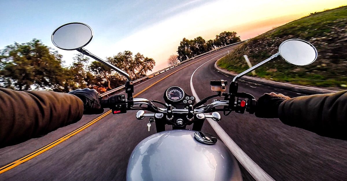 60e468666af8ff1c5f118a31_motorcycle-riding_t20_pYa0yN