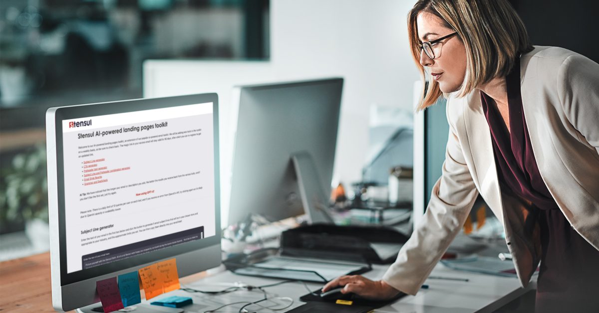 marketer using the Stensul AI-powered landing page toolkit